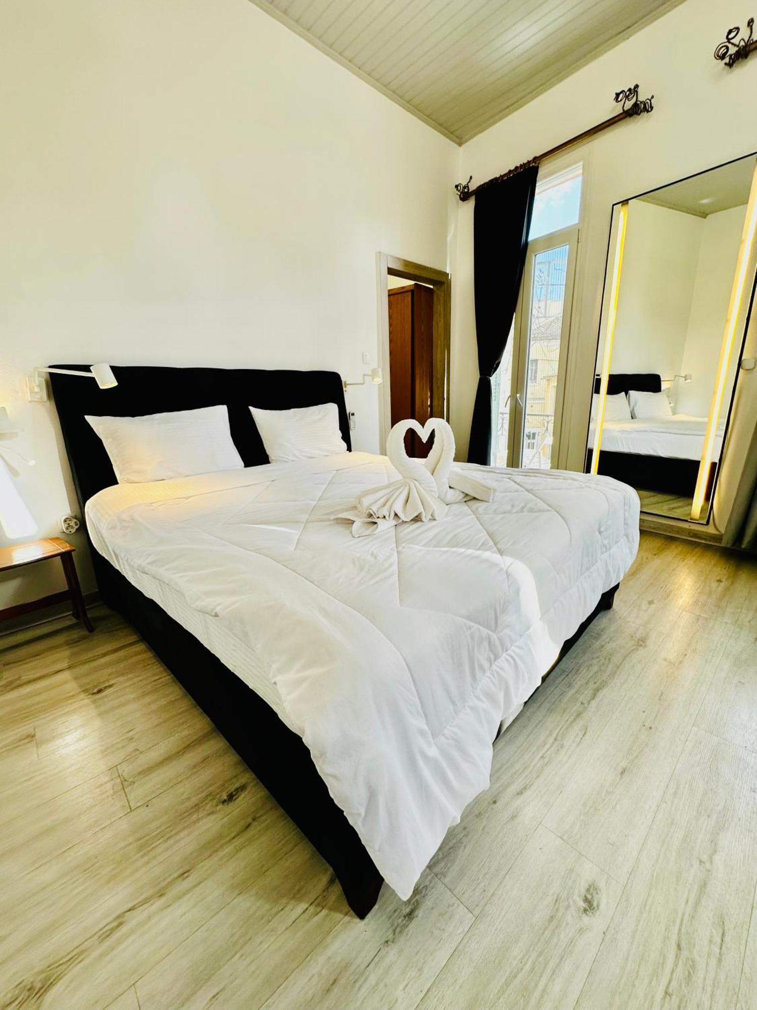 Travelers Luxury Suites, Studios & Apartments Corfu  Zewnętrze zdjęcie