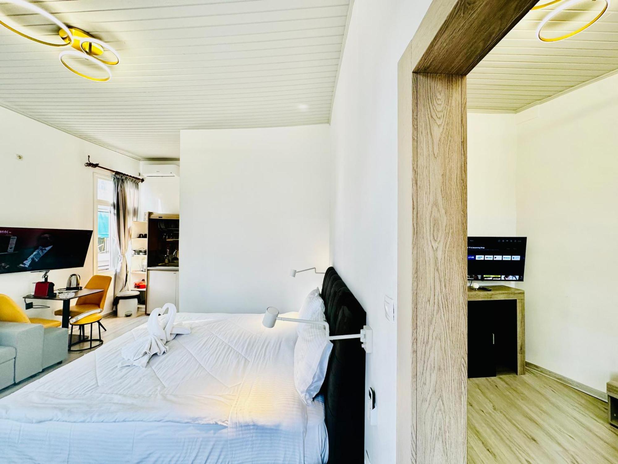 Travelers Luxury Suites, Studios & Apartments Corfu  Zewnętrze zdjęcie