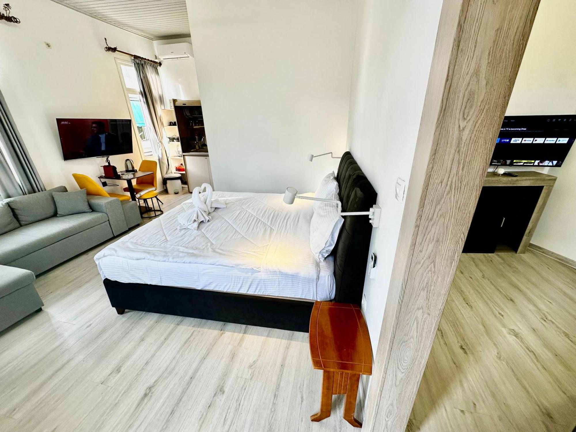 Travelers Luxury Suites, Studios & Apartments Corfu  Zewnętrze zdjęcie